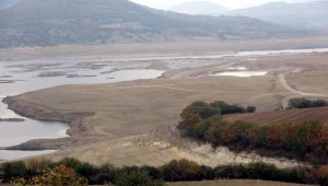 Kaz Dağları'ndan beslenen barajda su seviyesi kritik notaya ulaştı