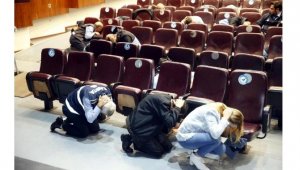 Konak zabıta personeli, kendini böyle korudu