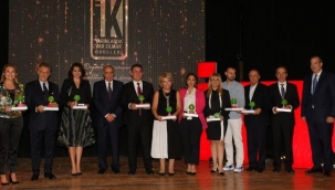 Koruncuk Vakfı'na İzmir'de "Yaşama Katkı Ödülü" verildi