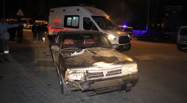 Kula'da motosiklet otomobil çarpıştı: 2 yaralı