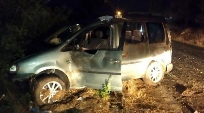 Manisa'da hafif ticari araç takla attı: 2 yaralı