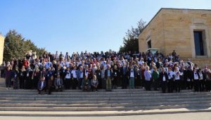 Muğlalı kadınlar Ata'ya saygı için Anıtkabir'de