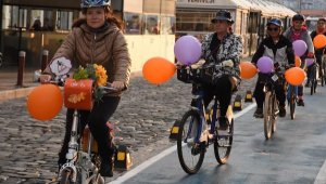 'Süslü Kadınlar' şiddete karşı bisiklet sürdü