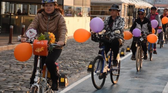 'Süslü Kadınlar' şiddete karşı bisiklet sürdü