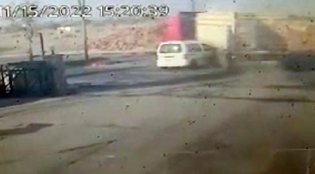 Turgutlu'da, 3 kişinin yaralandığı kaza kamerada