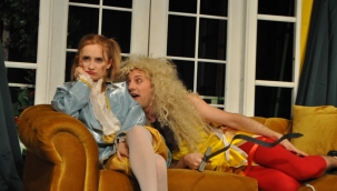 Ücretsiz Tiyatro Günleri! Sahne Tozu Tiyatrosu'na buyurun