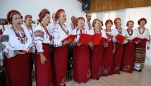 Ukraynalı ve Ruslardan İzmir Marşı