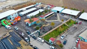 Uşak'ta sokak canlıları yeni yuvasına kavuştu! Açılış çocuklardan