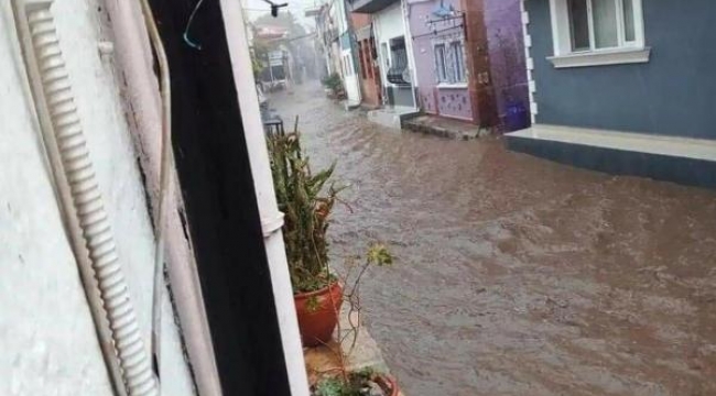 Venedik değil Ayvalık! Turistik ilçede sokaklar göle döndü