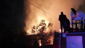 Yaşlı kadının evi yangında kullanılamaz hale geldi 