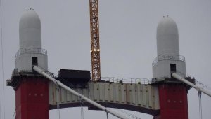 1915 Çanakkale Köprüsü'nün kulelerine top mermisi figürleri yerleştirildi