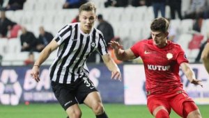 Altay'da Arda yine imzalamadı