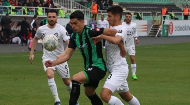 Altay'da yüzler asıldı