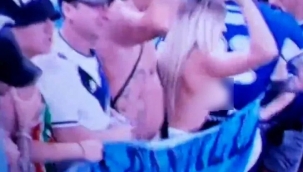 Arjantinli kadın sevinçten tribünde soyundu