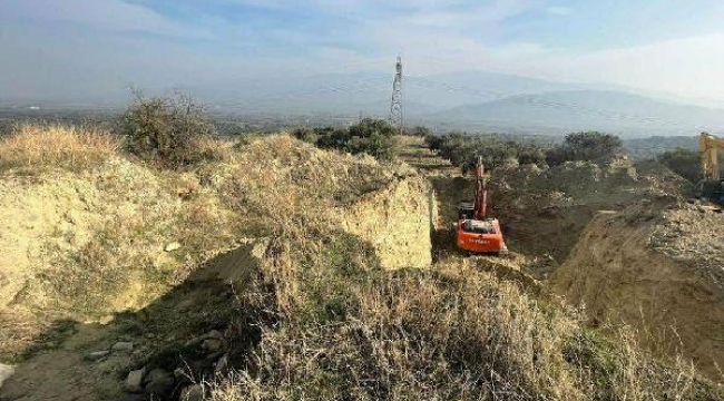 Aydın'da kepçeyle 'define' kazısına suçüstü: 4 gözaltı