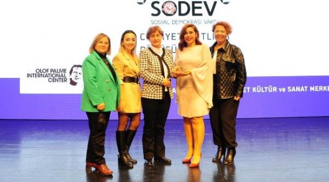 Balçova'nın Beyaz Baretli Kadınlar Projesi'ne birincilik ödülü