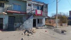 Balkon çöktü: 1 yaralı