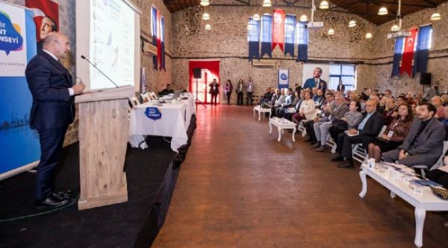 Başkan Soyer: Unutan değil ders çıkaran bir şehir olmak istiyoruz