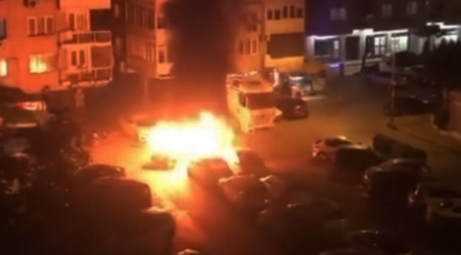 Bayraklı'da korkulu anlar! Otomobil alev aldı