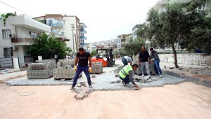 Bayraklı'da yollar, oyun parkları, cadde ve sokaklar yenileniyor