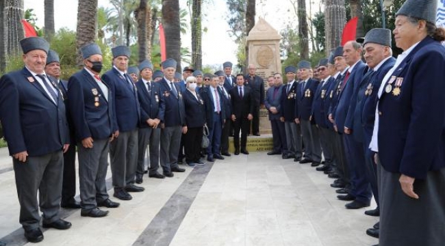 Belediye Meydanı'na Bodrumlu Gaziler anısına anıt açıldı