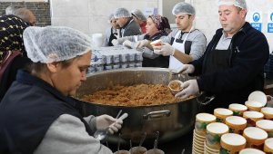 Bergama Belediyesi Aşevi'nden her gün 700 kişiye sıcak yemek