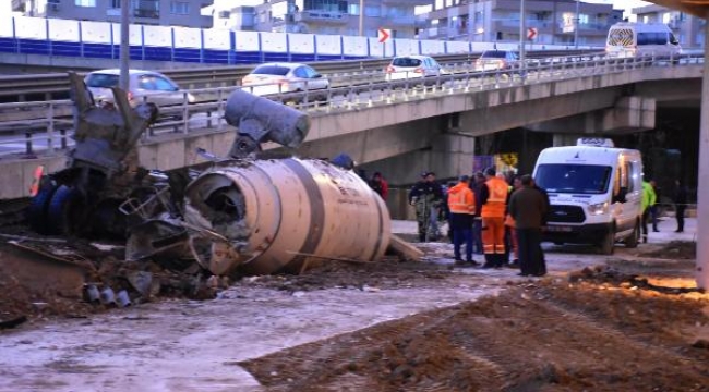 Beton mikseri viyadükten uçtu, sürücü hayatını kaybetti