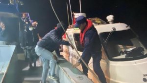 Bodrum açıklarında Yunan unsurlarının ittiği 13 kaçak göçmen kurtarıldı