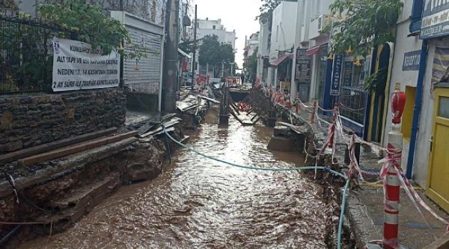 Bodrum'da sokaklar suyla doldu