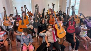 Buca'da 1220 öğrenciye eğitim, 7500 öğrenciye yüzme kursu