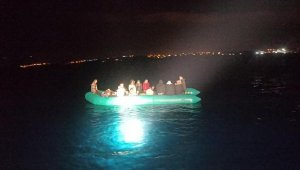 Çeşme'de 61 kaçak göçmen kurtarıldı
