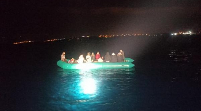 Çeşme'de 61 kaçak göçmen kurtarıldı