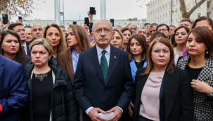 CHP'liler olağanüstü toplantı yaptı, Adalet Bakanlığı'na yürüdü