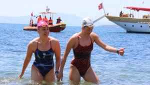 Egeli yüzücüler 2022'de tarih yazdı