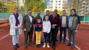 ETEV'den tenis eğitimi bursu