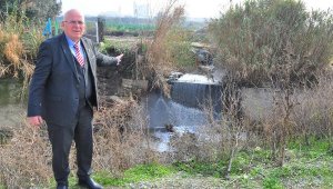 Gediz'i kirlettiği iddiasıyla sanayicilere suç duyurusu