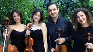 İzmir Ekonomi'den yeni yıla özel program