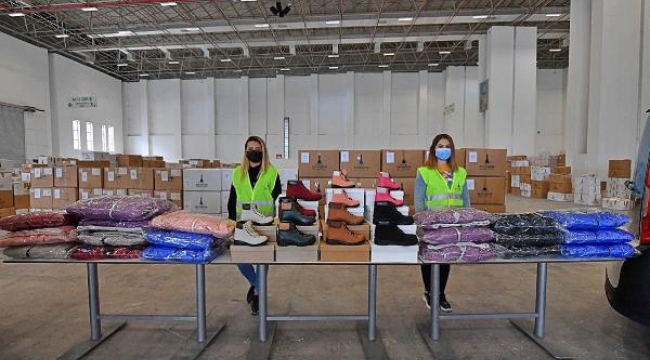 İzmir'de 600 okulda 25 bin öğrenciye bot ve mont dağıtılacak