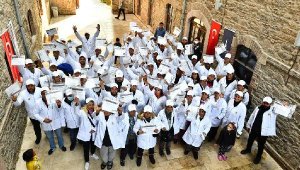 İzmir'de kestane, mısır ve çiçek satıcıları tek tip oldu