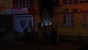 İzmir'de okulda çıkan yangın söndürüldü