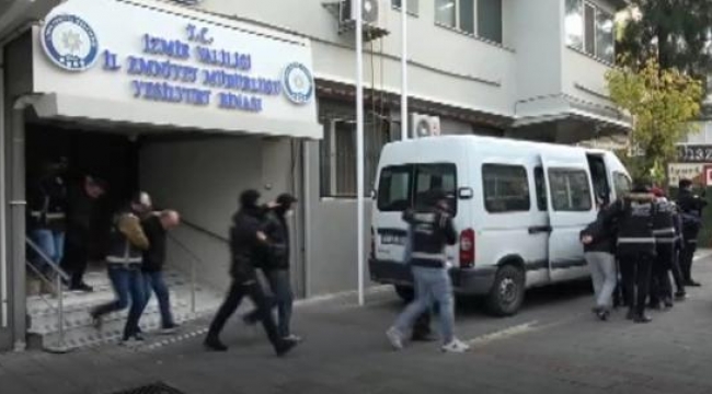 İzmir'de 'Silindir Operasyonu'nda gözaltına alınan şüpheliler adliyede