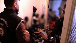 İzmir'de 'şok' evlerine baskın!