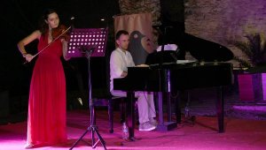 İzmirli genç keman sanatçısı Ilgın Top, uluslararası ödül aldı