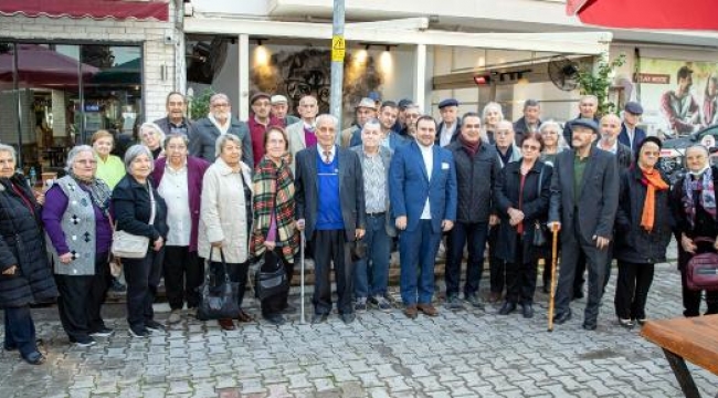 İzmirli işadamı Sarıgedik, huzurevi sakinleriyle kahvaltı da buluştu