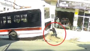 Kadın otobüs şoförü ölümden böyle döndü