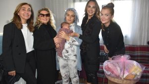 'Hoş geldin Bebek' projesine İzmirli şarkıcı Pınar Aylin'den destek