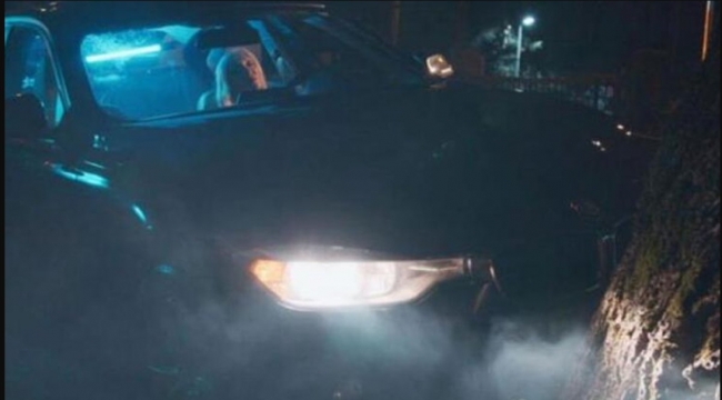 Klip çekiminde kaza! Şarkıcı ağca çarptı