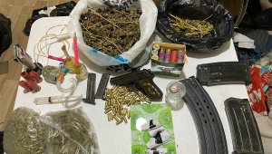 Kuşadası'nda örgütlü uyuşturucu ticaretine 5 tutuklama