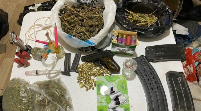 Kuşadası'nda örgütlü uyuşturucu ticaretine 5 tutuklama