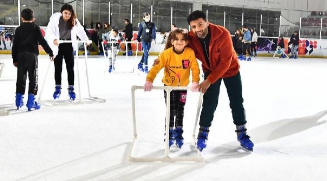 'Mahallede Dayanışma Var' projesiyle buz pistinde buluştular